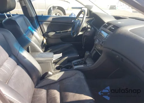 2005 Honda Accord 2.4 Ex z USA, uszkodzony, nr VIN 1HGCM56835A090324